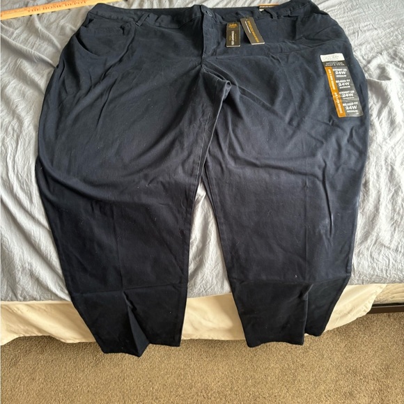 Lee Effortless Wash & Wear Women's Plus 24W Blue Stretch Straight Leg Pant NWT - Picture 1 of 13
